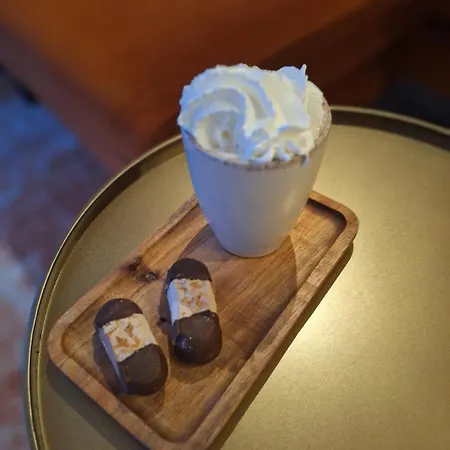 Holiday home Lodge Loua - Luxe Boshuisje Met Verwarmd Buitenbad Nunspeet