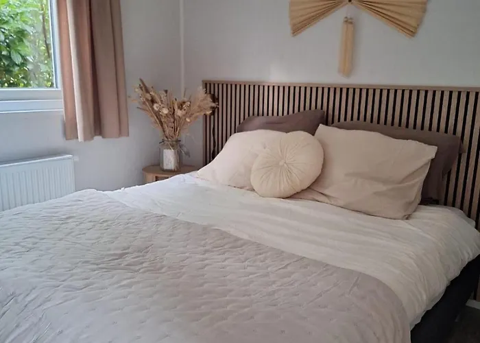 Holiday home Lodge Loua - Luxe Boshuisje Met Verwarmd Buitenbad *