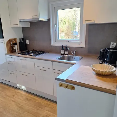 Lodge Loua - Luxe Boshuisje Met Verwarmd Buitenbad Semesterbostad