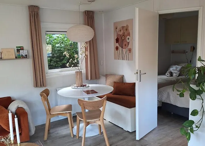 Lodge Loua - Luxe Boshuisje Met Verwarmd Buitenbad Nunspeet